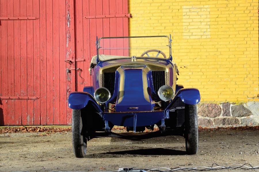  Renault 10 CV Tourer 1915 года  (фото 6 из 10)
